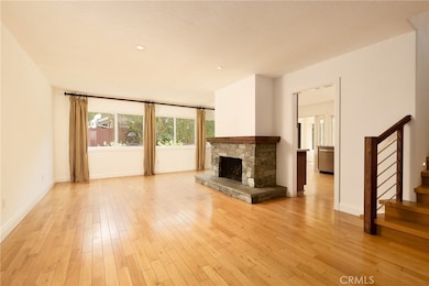 17042 Twain Ln, Huntington Beach, CA 92649 - photo 2