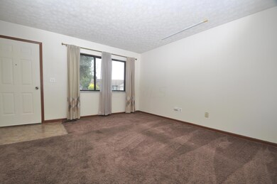 3089 Falcon Bridge Dr, Columbus, OH 43232 - photo 2