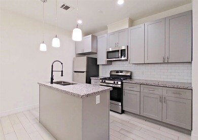 7209 Carver Rd unit B, Houston, TX 77088 - photo 3