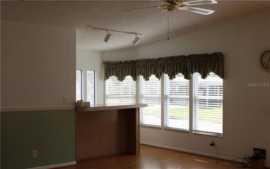 FAMILY ROOM WET BAR
