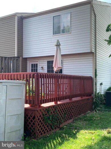 5984 Rowanberry Dr, Elkridge, MD 21075 - photo 2