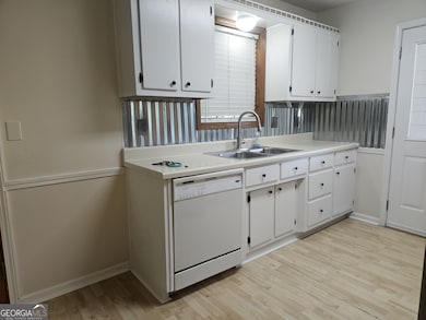 4121 Burgundy Way, Flowery Branch, GA 30542 - photo 5