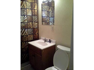 Bath. Apartment 1 bathroom