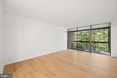 1656 Parkcrest Cir unit 2D/301, Reston, VA 20190 - photo 4