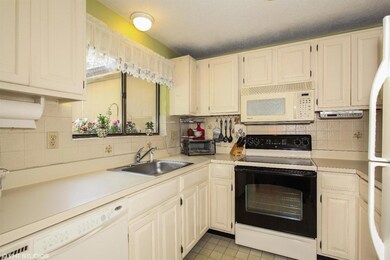 5 Surrey Ln, Buzzards Bay, MA 02532 - photo 7