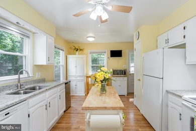 12306 Running Deer Rd, Manassas, VA 20112 - photo 2