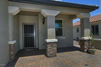 7262 W Cinder Brook Way-large-005-004-Fr