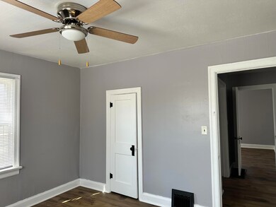 2333 W Walnut