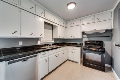 205 Myrtle Dr, Hurst, TX 76053 - photo 7