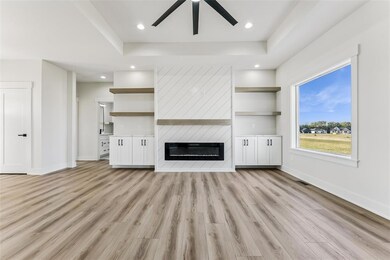 17331 Brookview Dr, Urbandale, IA 50323 - photo 4