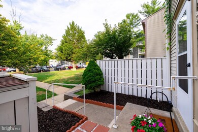 20034 Appledowre Cir, Germantown, MD 20876 - photo 4