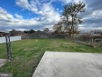 2875 Cambridge Rd, York, PA 17402 - photo 2