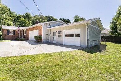 108 Joyce Rd, Hendersonville, NC 28792 - photo 2