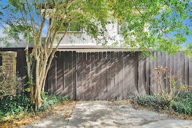 12024B Mighty Oak Dr, Houston, TX 77066 - photo 3