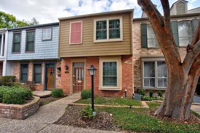 7441 Brompton St unit 7441, Houston, TX 77025 - photo 2