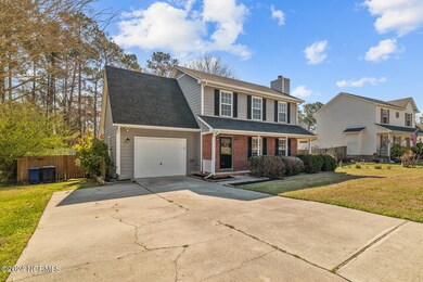 135 Suffolk Cir, Jacksonville, NC 28546 - photo 2