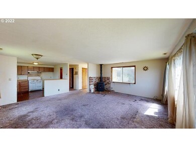 30341 Driftwood Dr, Gold Beach, OR 97444 - photo 3