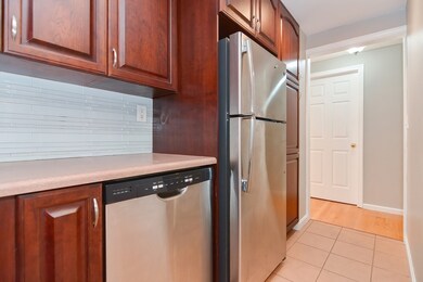 37 Casey Cir unit 37, Waltham, MA 02451 - photo 6