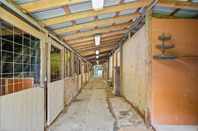 10 stalls