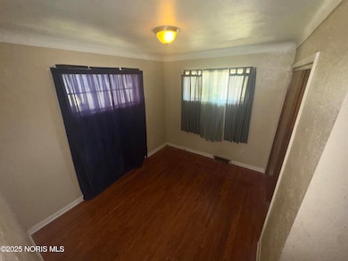 826 Ranch Dr, Toledo, OH 43607 - photo 4