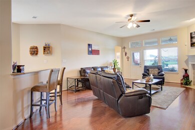 2235 Crescent Water, Rosenberg, TX 77471 - photo 4