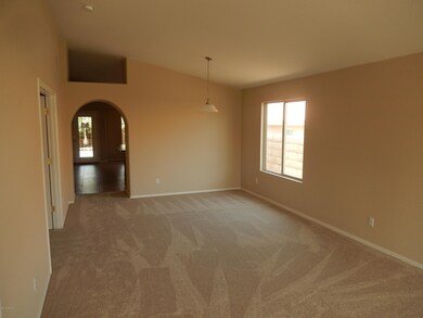 FORMAL LIVING/DINING
