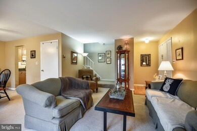 71 Dendron Ct, Parkville, MD 21234 - photo 4
