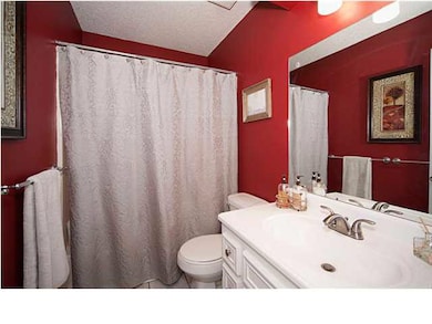 Main floor bathroom!