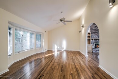 005_LIVING ROOM
