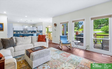 908 Wicklow Rd, Papillion, NE 68046 - photo 2