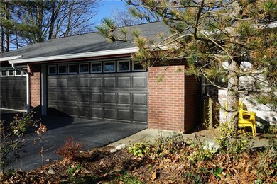 6884 Hillcrest Dr, Plainfield, IN 46168 - photo 2