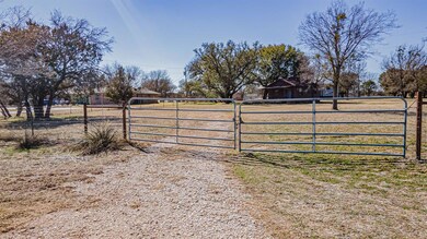 3312 Crook Ct, Granbury, TX 76049 - photo 2