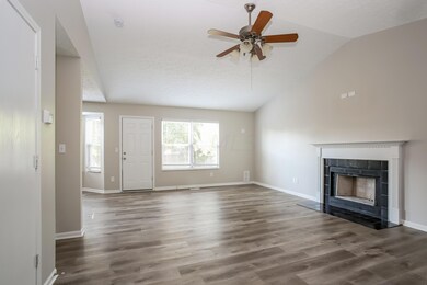 005-photo-living-room-11263384