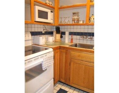 405 Commonwealth Ave unit 8, Boston, MA 02215 - photo 3