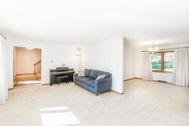 2805 Edgewood Dr, Cedar Falls, IA 50613 - photo 4