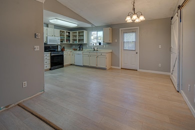 1522 SW 35th St, Redmond, OR 97756 - photo 7