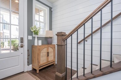 Sunny entry way!