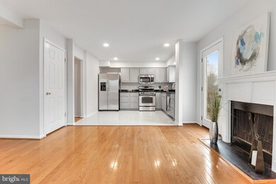 3086 White Birch Ct, Fairfax, VA 22031 - photo 4