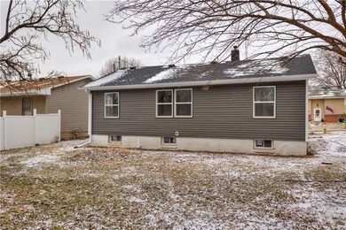 1008 Rittenhouse St, Des Moines, IA 50315 - photo 4
