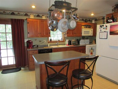 2 Lawrence Rd, Saint Johnsbury, VT 05819 - photo 4