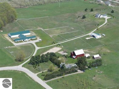 7505 E Harrys Rd, Traverse City, MI 49684 - photo 3