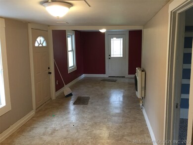 210 N Whitaker St, Pryor, OK 74361 - photo 4