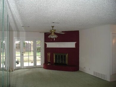 908 Charleston Dr, Bedford, TX 76022 - photo 3