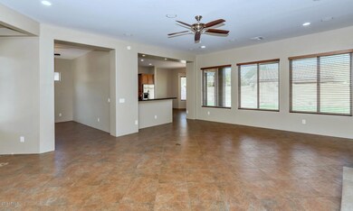 1920 E Latona Rd-large-004-16-Main Livin