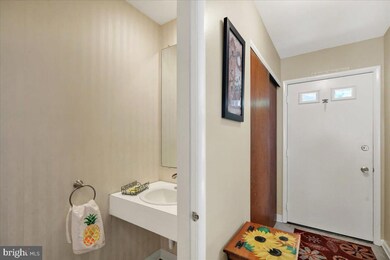 198 Oakmont Ct, Reading, PA 19607 - photo 4