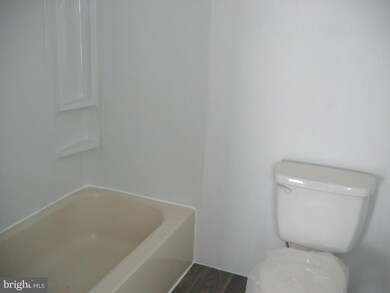 738 Race St unit B, Cambridge, MD 21613 - photo 6