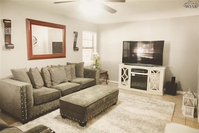 1542 Cynthia Ln, Wichita Falls, TX 76302 - photo 3