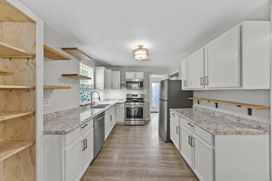 1903 Grayson St, North Charleston, SC 29405 - photo 6