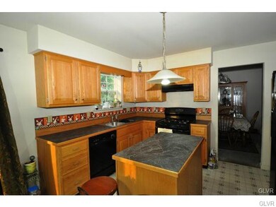 6983 Lincoln Dr, Macungie, PA 18062 - photo 4