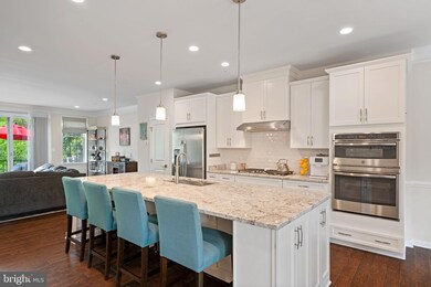 25033 Cambridge Hill Terrace, Chantilly, VA 20152 - photo 7